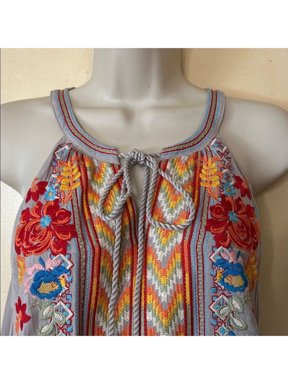 ANDREE BY UNIT Gray Dress with Multicolor Embroidery one size - Picture 2 of 10